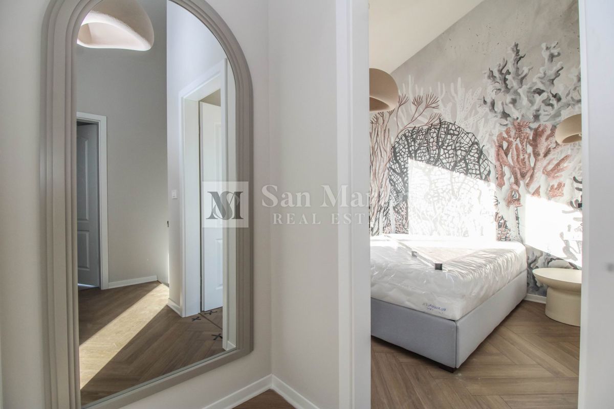 Novigrad, okolica - odlična novogradnja z bogato vsebino