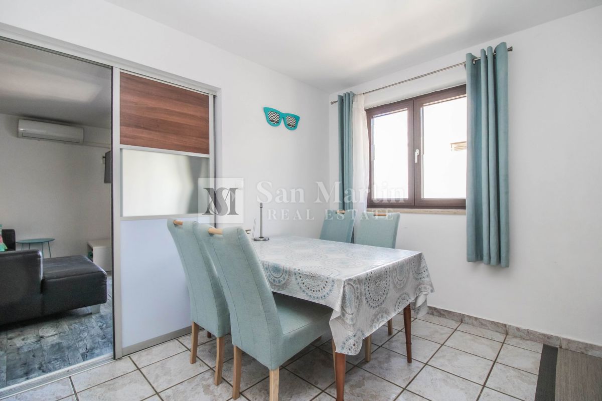 Poreč, širši center - stanovanje v bližini plaže na iskani lokaciji