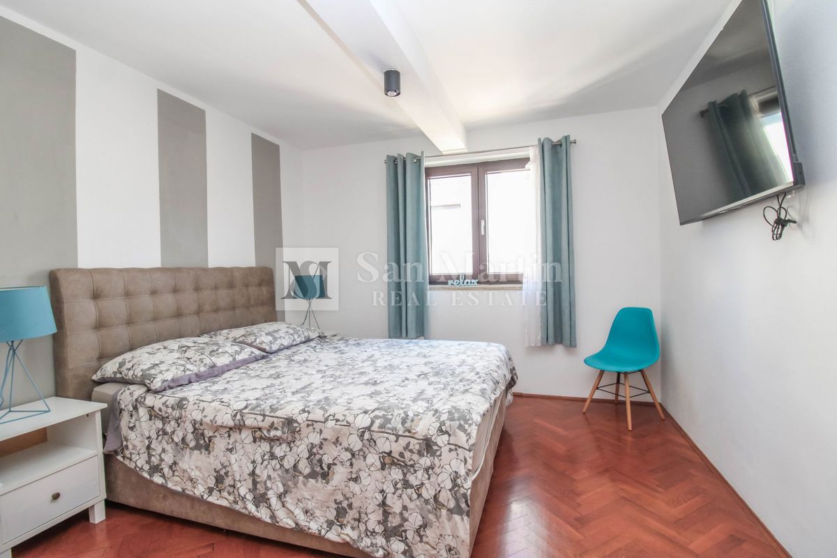 Poreč, širši center - stanovanje v bližini plaže na iskani lokaciji