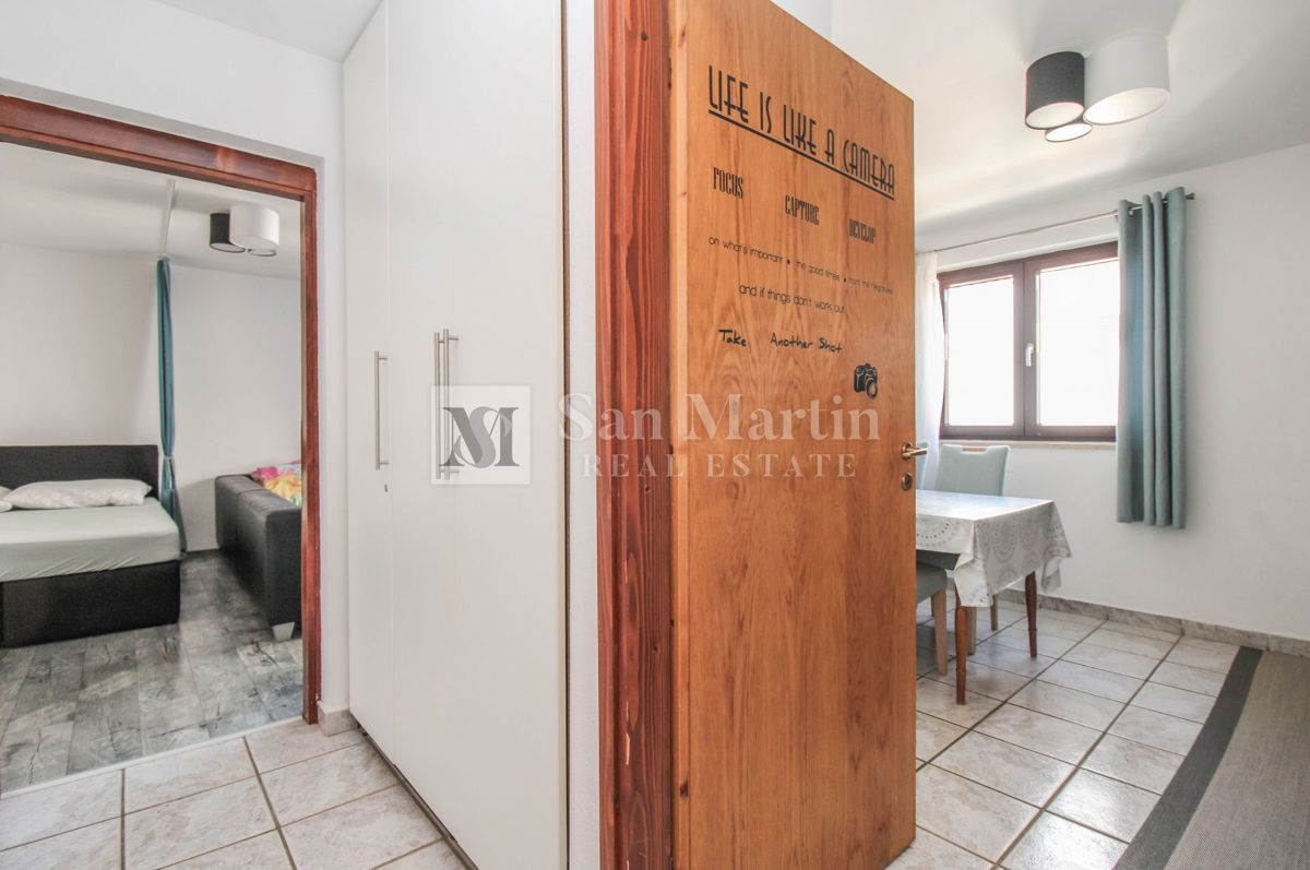 Poreč, širši center - stanovanje v bližini plaže na iskani lokaciji