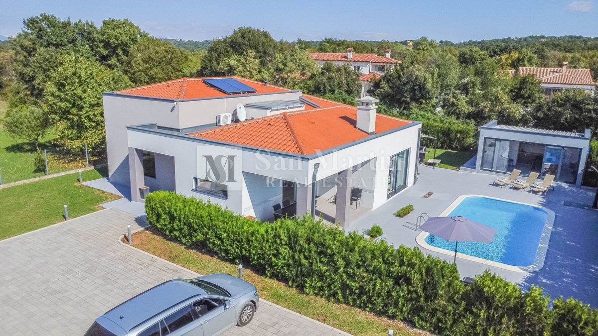 Labin, okolica – luksuzna vila v naravi z ogrevanim bazenom