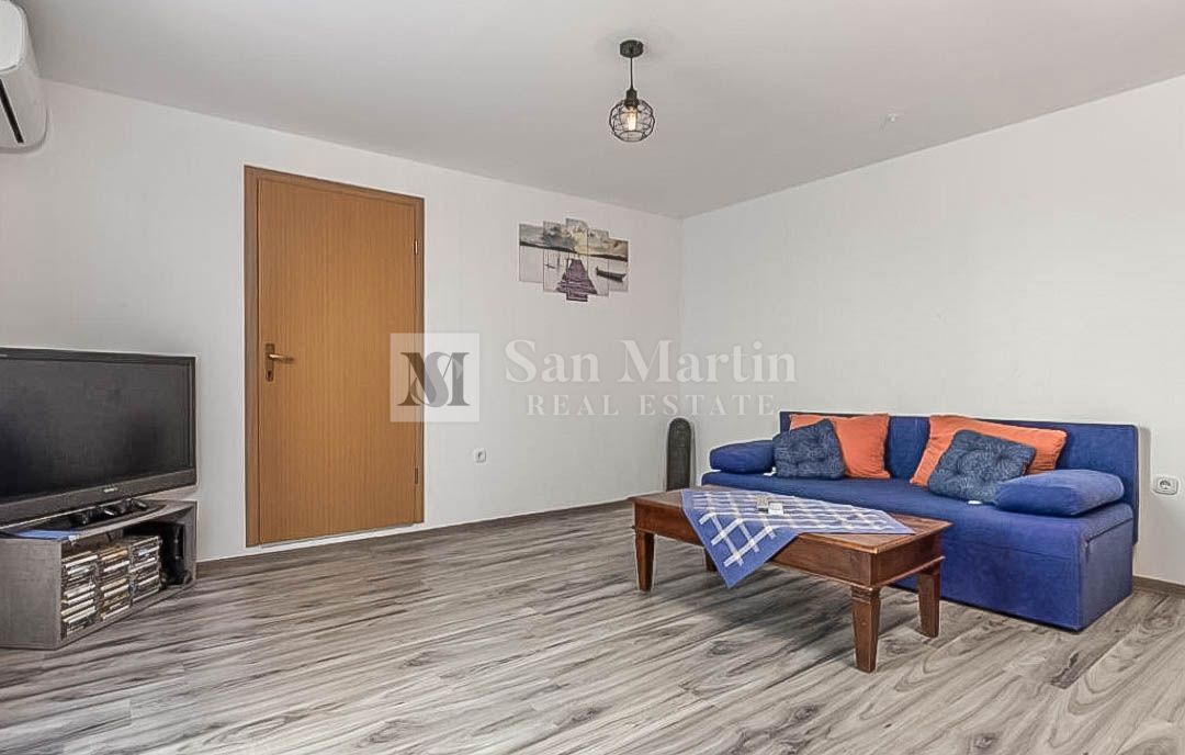 POREČ, Hiša z bazenom 4 spalnice