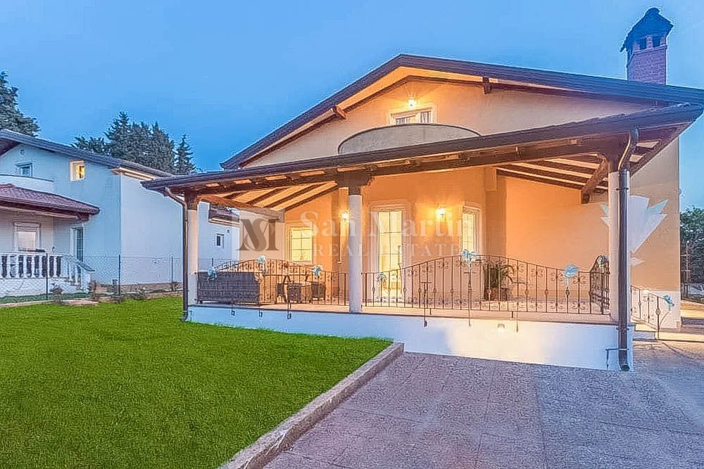 POREČ, Hiša z bazenom 4 spalnice