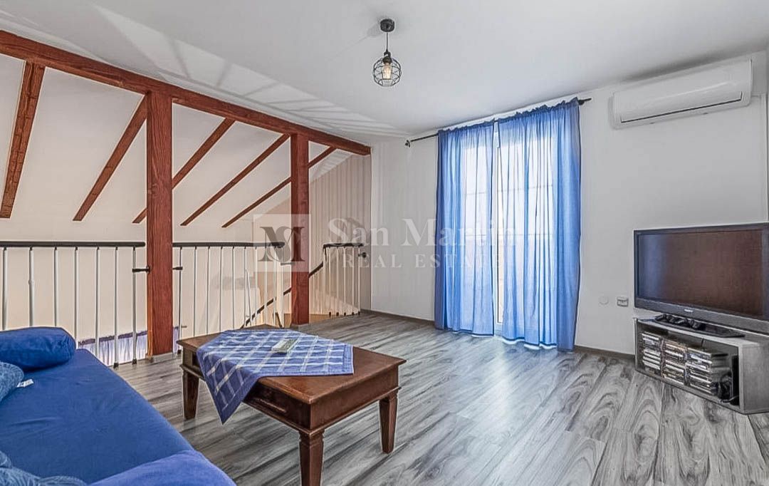 POREČ, Hiša z bazenom 4 spalnice