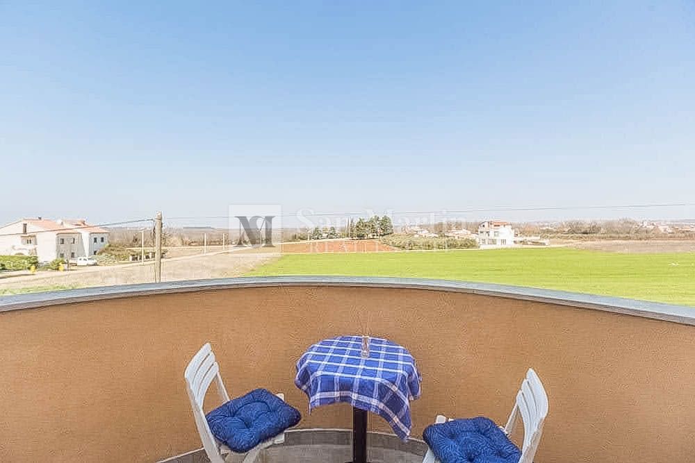 POREČ, Hiša z bazenom 4 spalnice