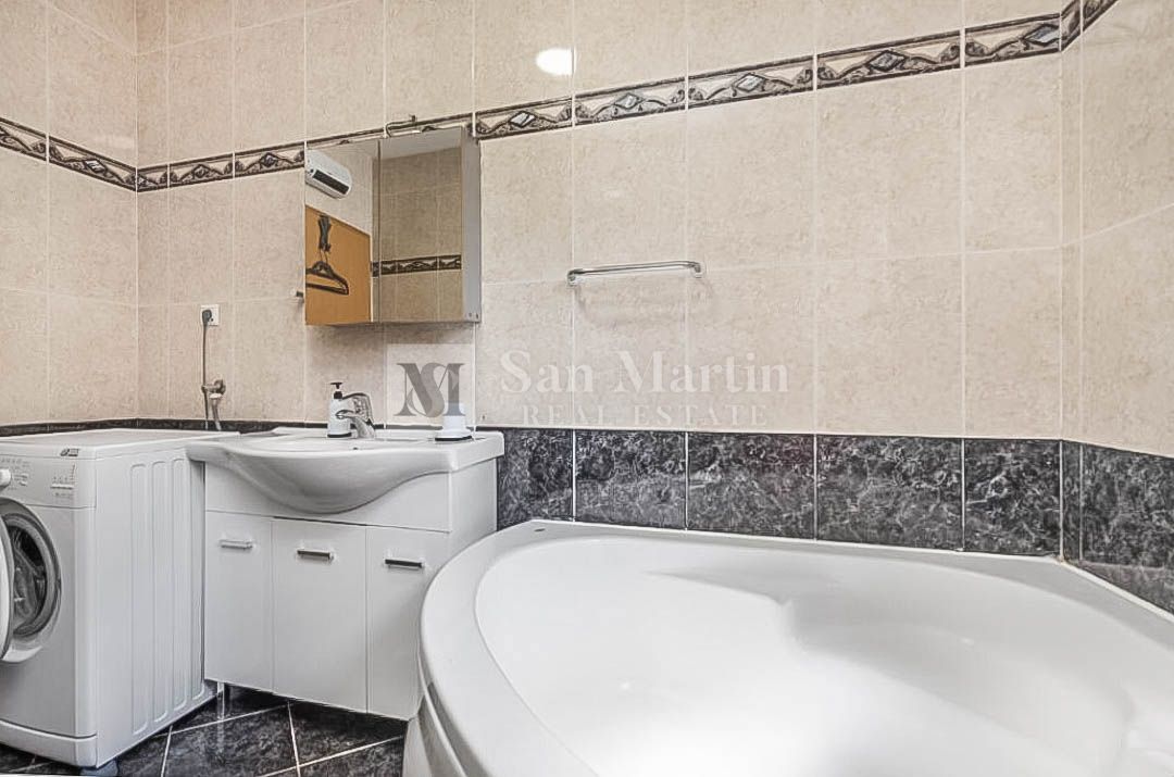 POREČ, Hiša z bazenom 4 spalnice