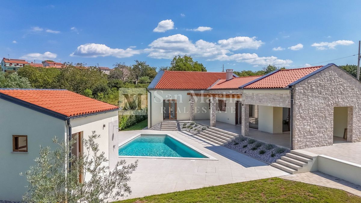 Poreč, okolica - odlična enonadstropna hiša z ogrevanim bazenom
