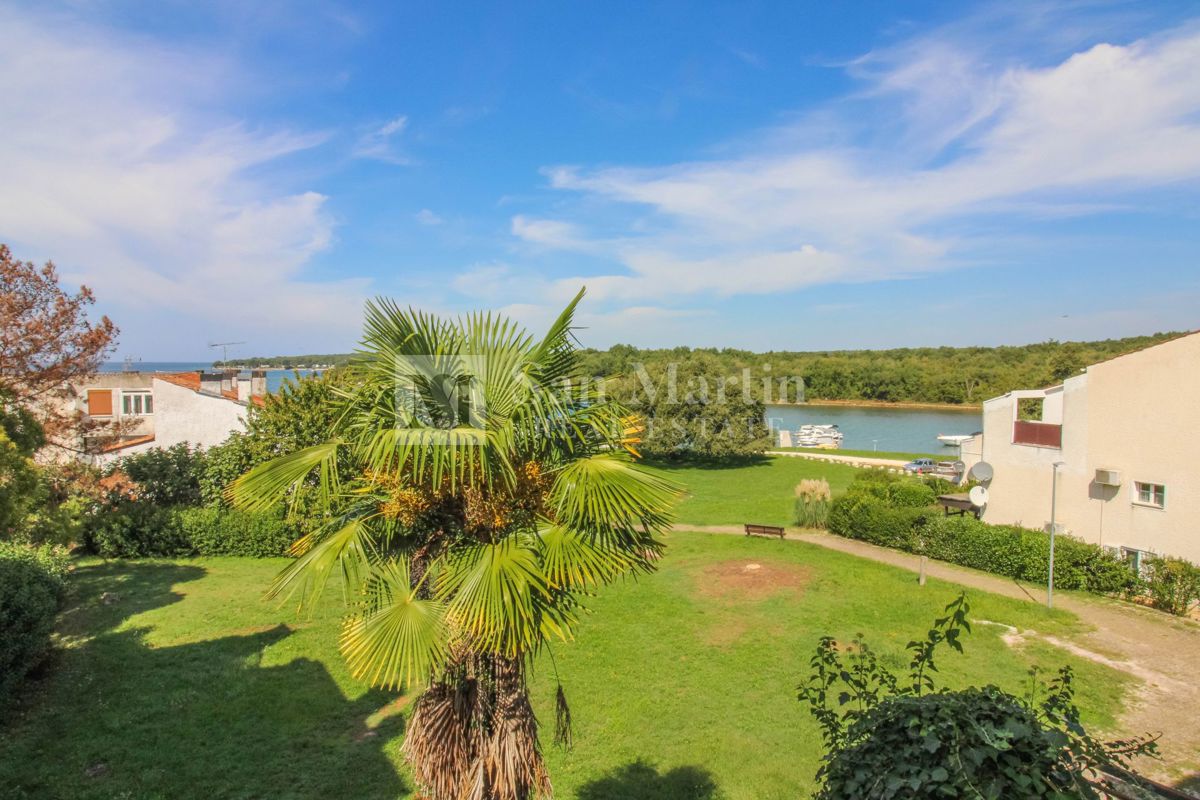 Poreč, okolica – Lepo stanovanje z razgledom na morje!