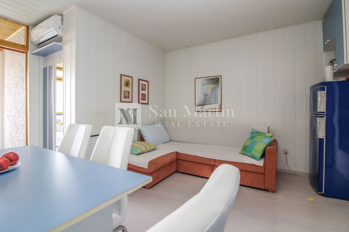 Poreč, okolica – Lepo stanovanje z razgledom na morje!