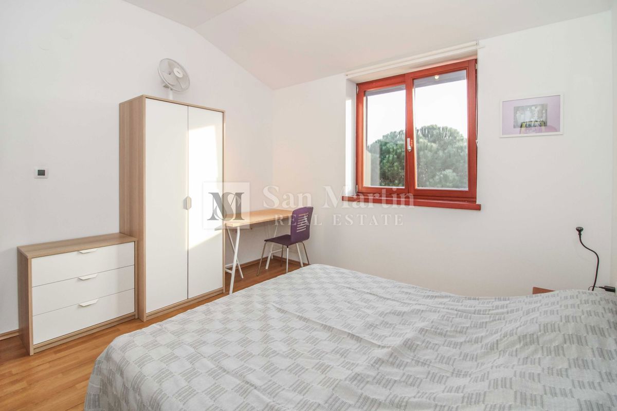 KRNICA - Hiša z bazenom in tremi spalnicami