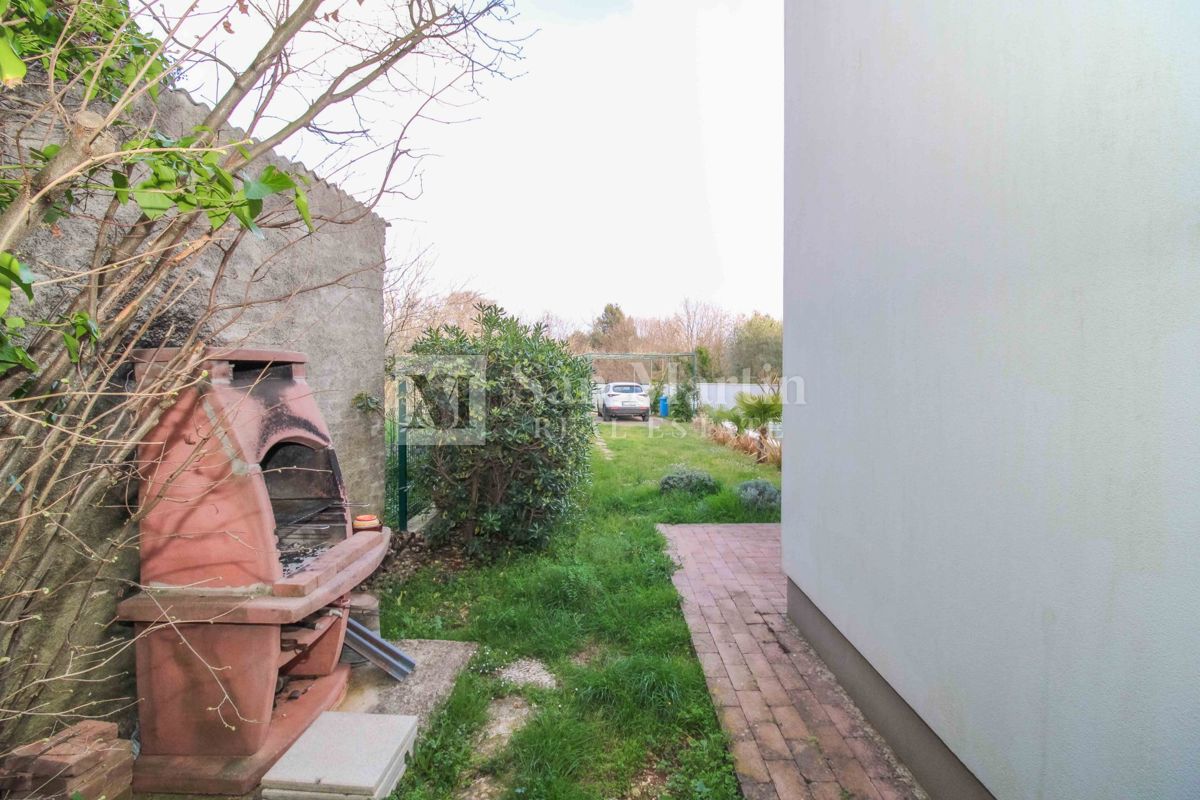 KRNICA - Hiša z bazenom in tremi spalnicami