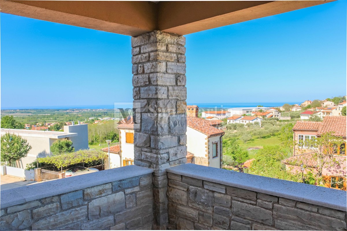 Poreč, Kamnita hiša s panoramskim pogledom na morje