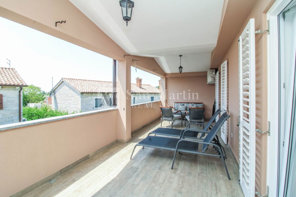 POREČ, Hiša s 4 spalnicami
