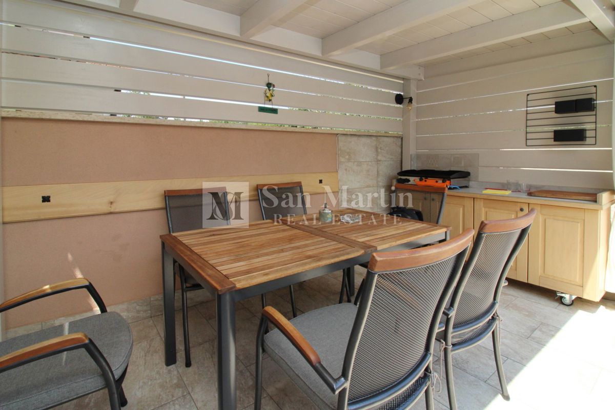 POREČ, Hiša s 4 spalnicami