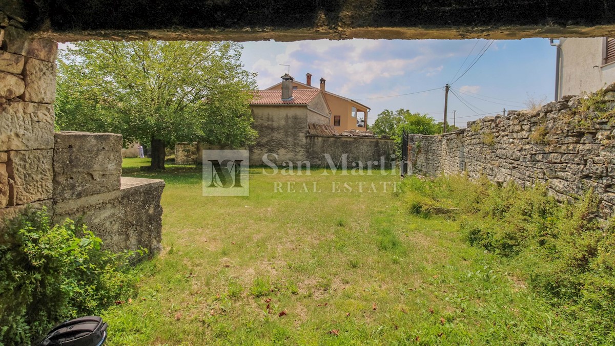 Rovinj-okolica, avtohtona hiša z lepim vrtom