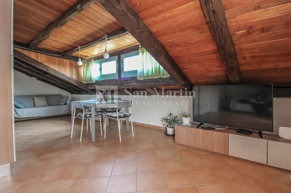 Poreč, okolica – udobno stanovanje s čudovito teraso