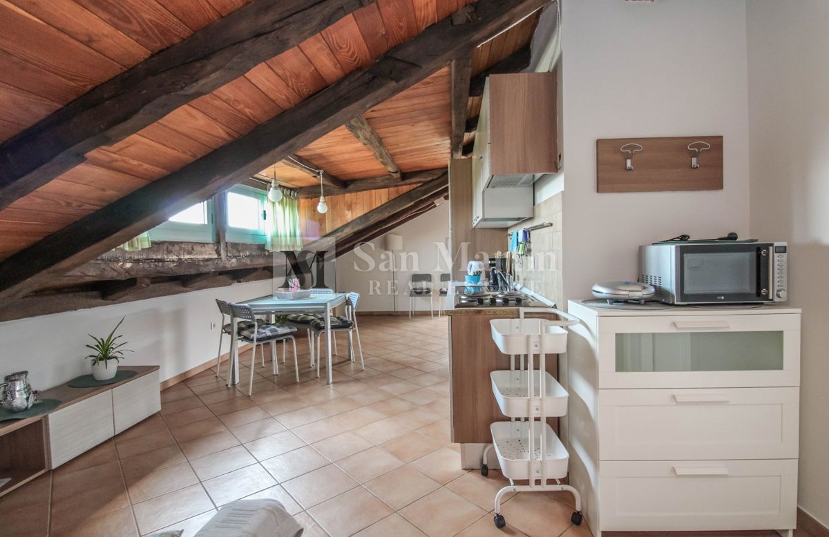 Poreč, okolica – udobno stanovanje s čudovito teraso