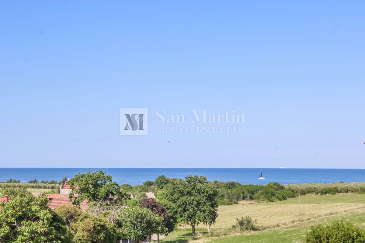 Istra, Novigrad - stanovanje z veliko teraso, pogled na morje