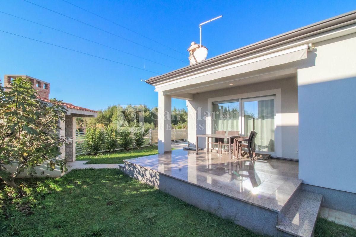 Poreč - hiša s 3 spalnicami in bazenom