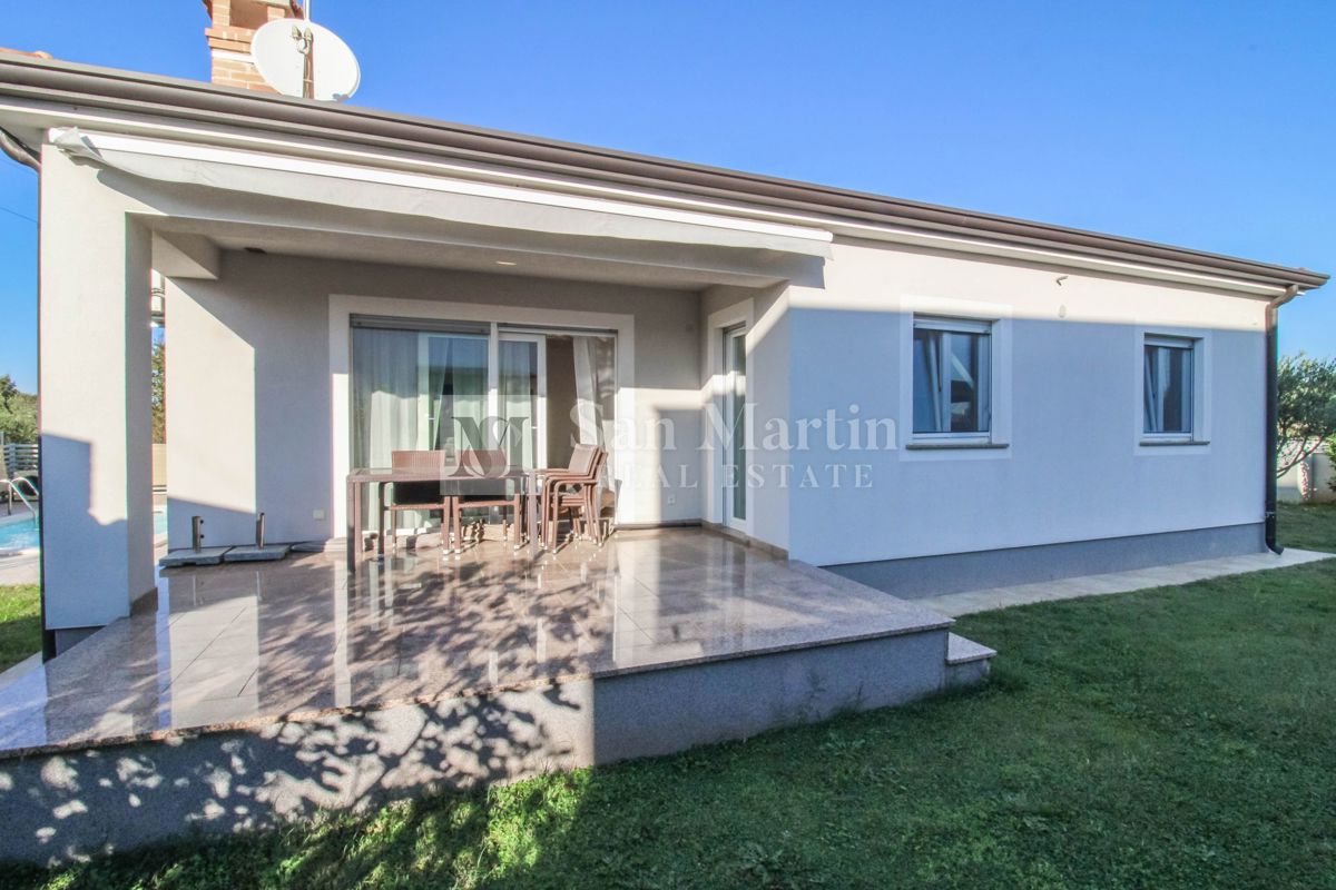 Poreč - hiša s 3 spalnicami in bazenom