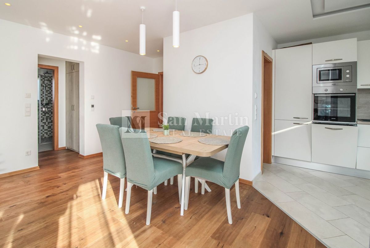 Poreč - hiša s 3 spalnicami in bazenom