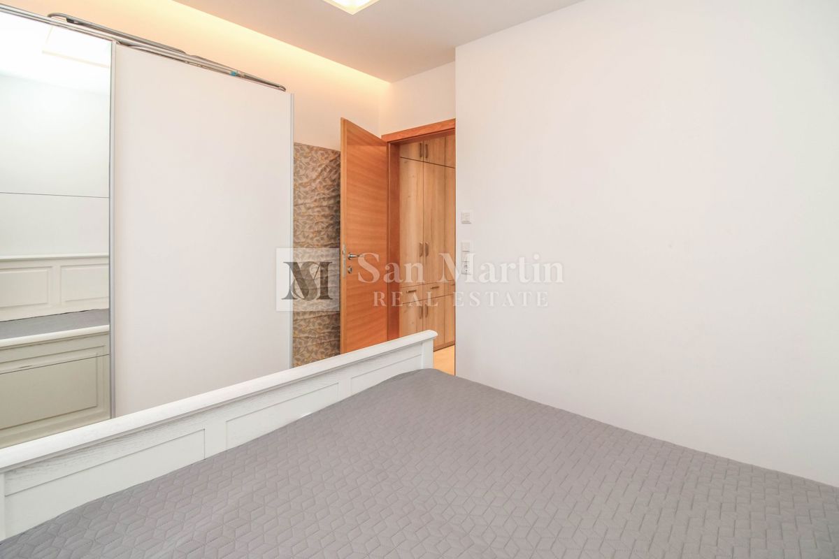 Poreč - hiša s 3 spalnicami in bazenom