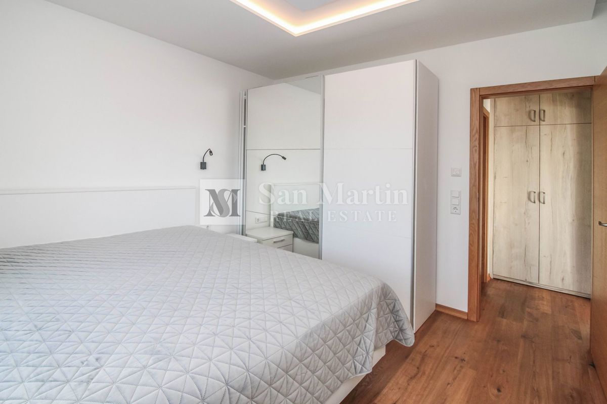 Poreč - hiša s 3 spalnicami in bazenom