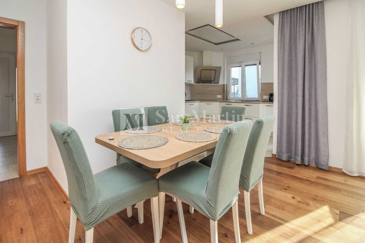 Poreč - hiša s 3 spalnicami in bazenom