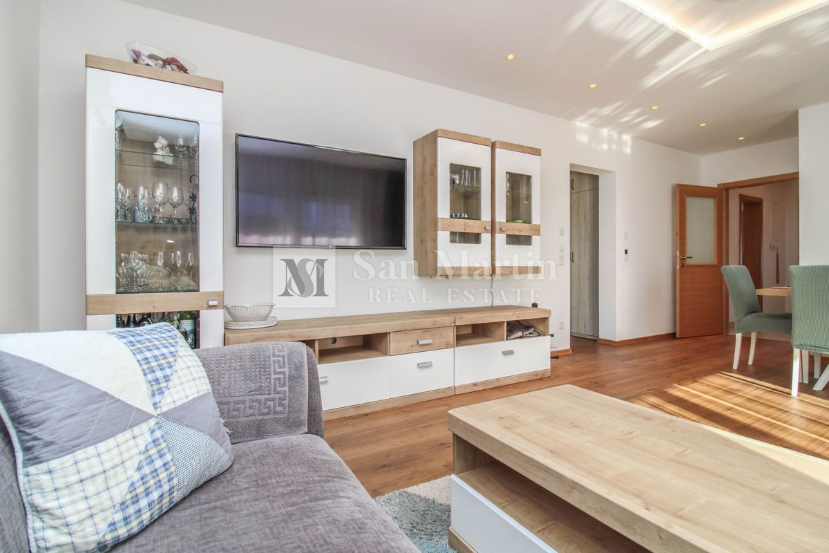 Poreč - hiša s 3 spalnicami in bazenom