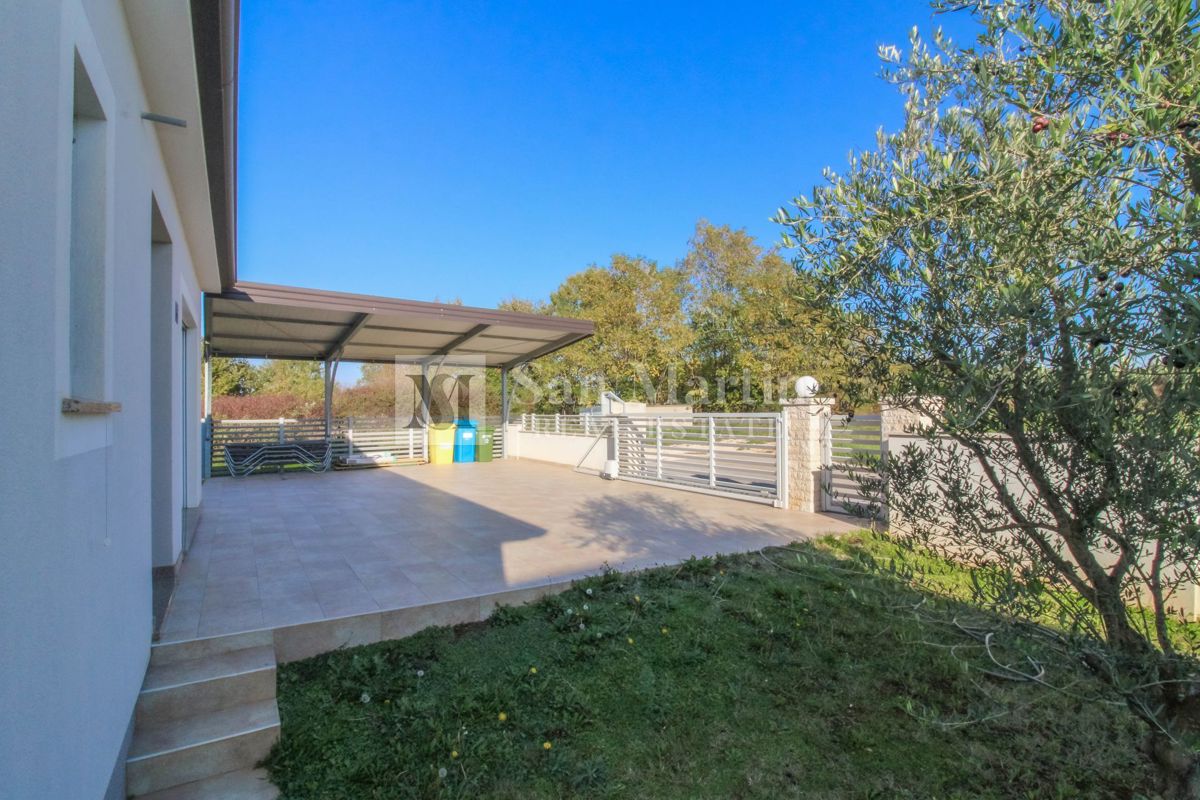 Poreč - hiša s 3 spalnicami in bazenom