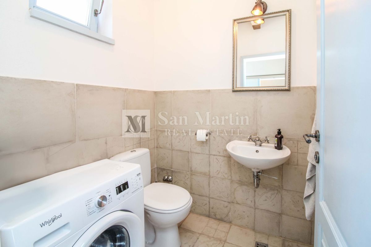 SVETVINČENAT, Hiša na robu vasi z bazenom in 4 spalnicami