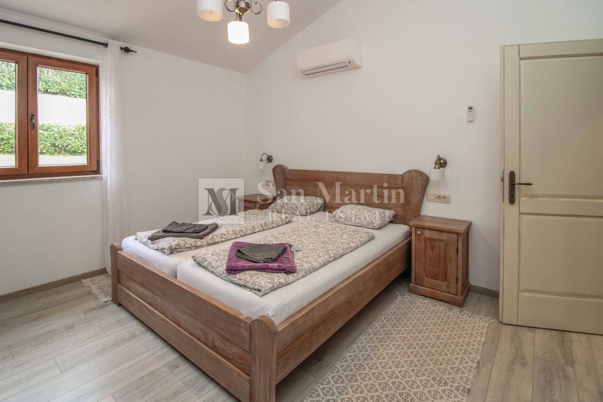 POREČ - Hiša z bazenom, 4 spalnice