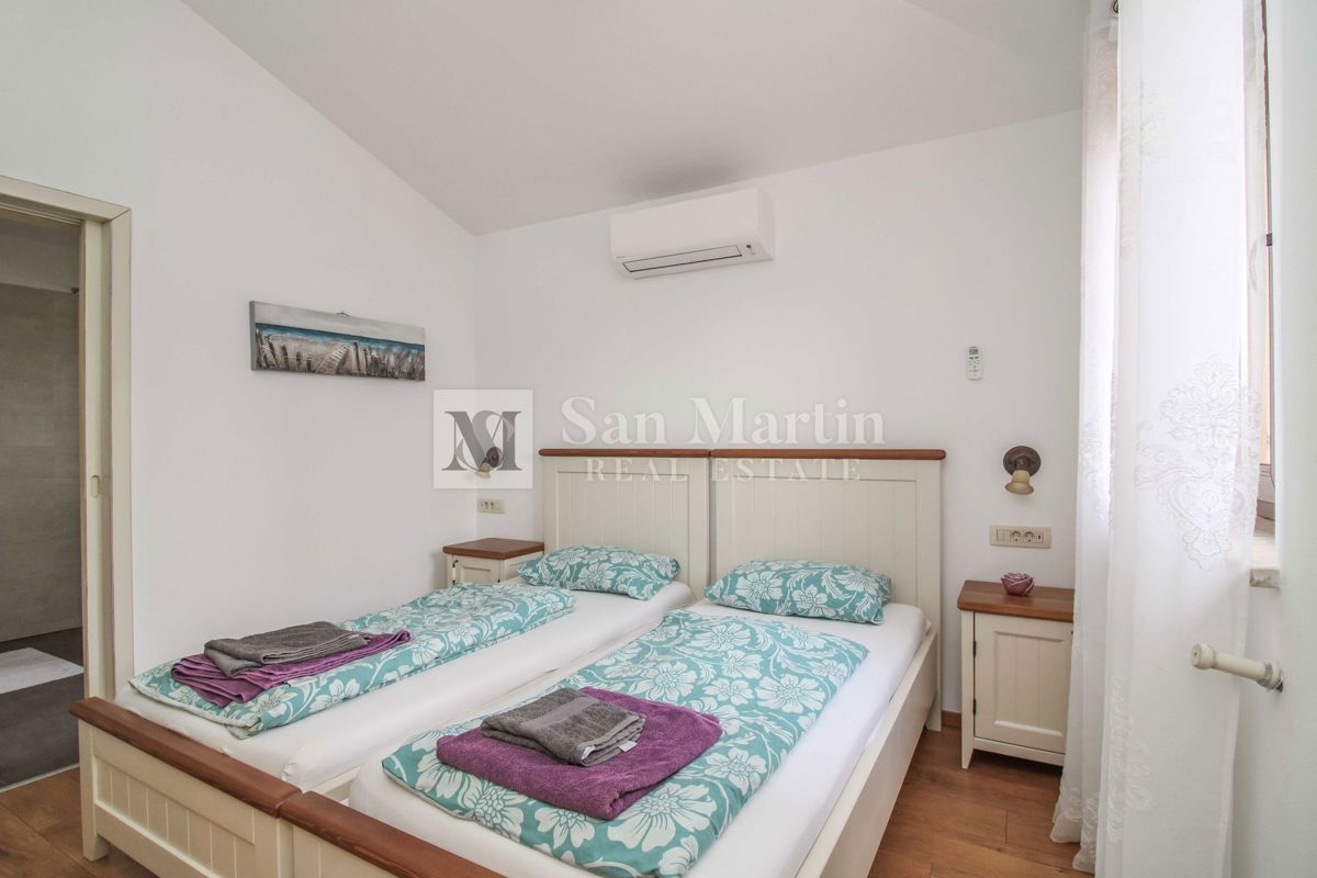 POREČ - Hiša z bazenom, 4 spalnice