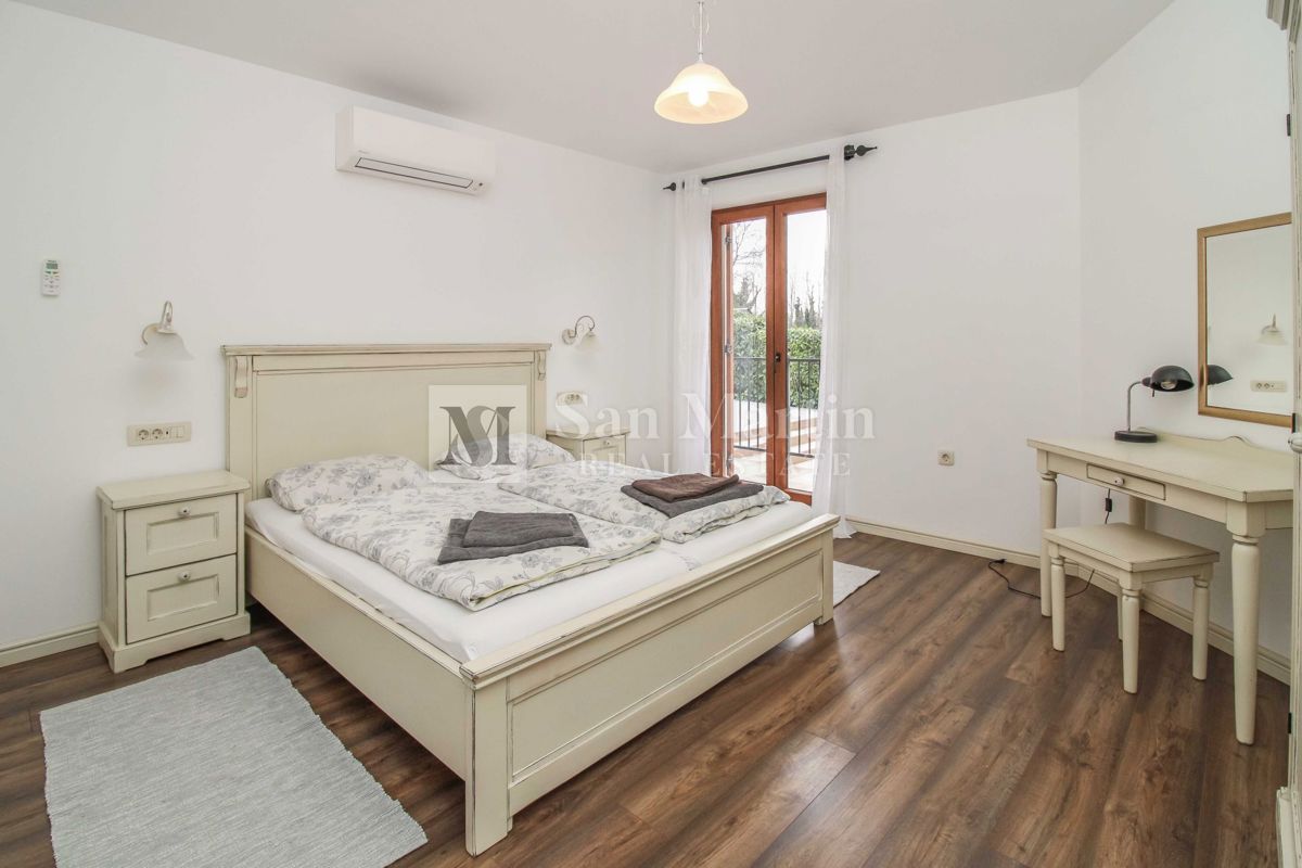 POREČ - Hiša z bazenom, 4 spalnice