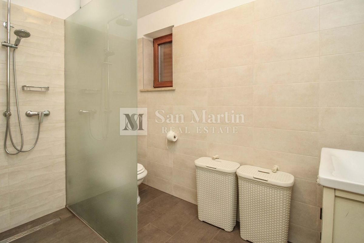 POREČ - Hiša z bazenom, 4 spalnice