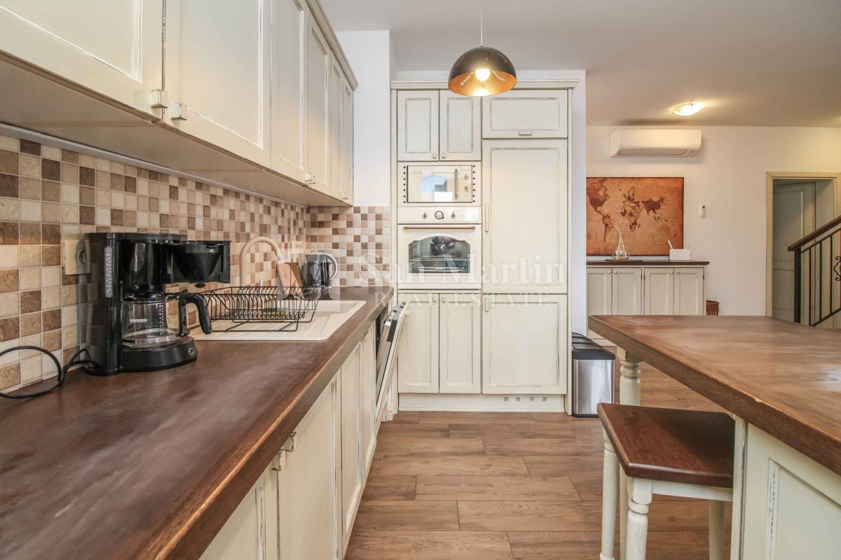 POREČ - Hiša z bazenom, 4 spalnice