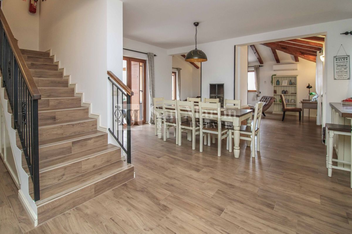 POREČ - Hiša z bazenom, 4 spalnice