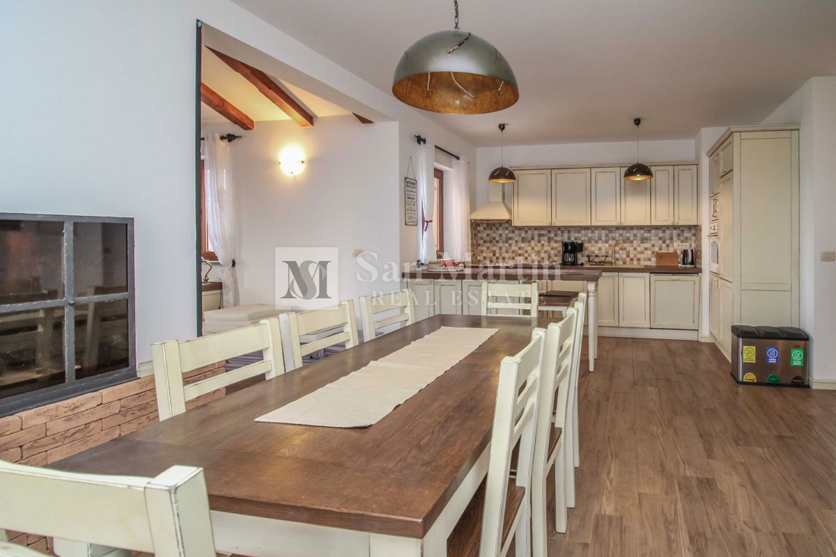 POREČ - Hiša z bazenom, 4 spalnice