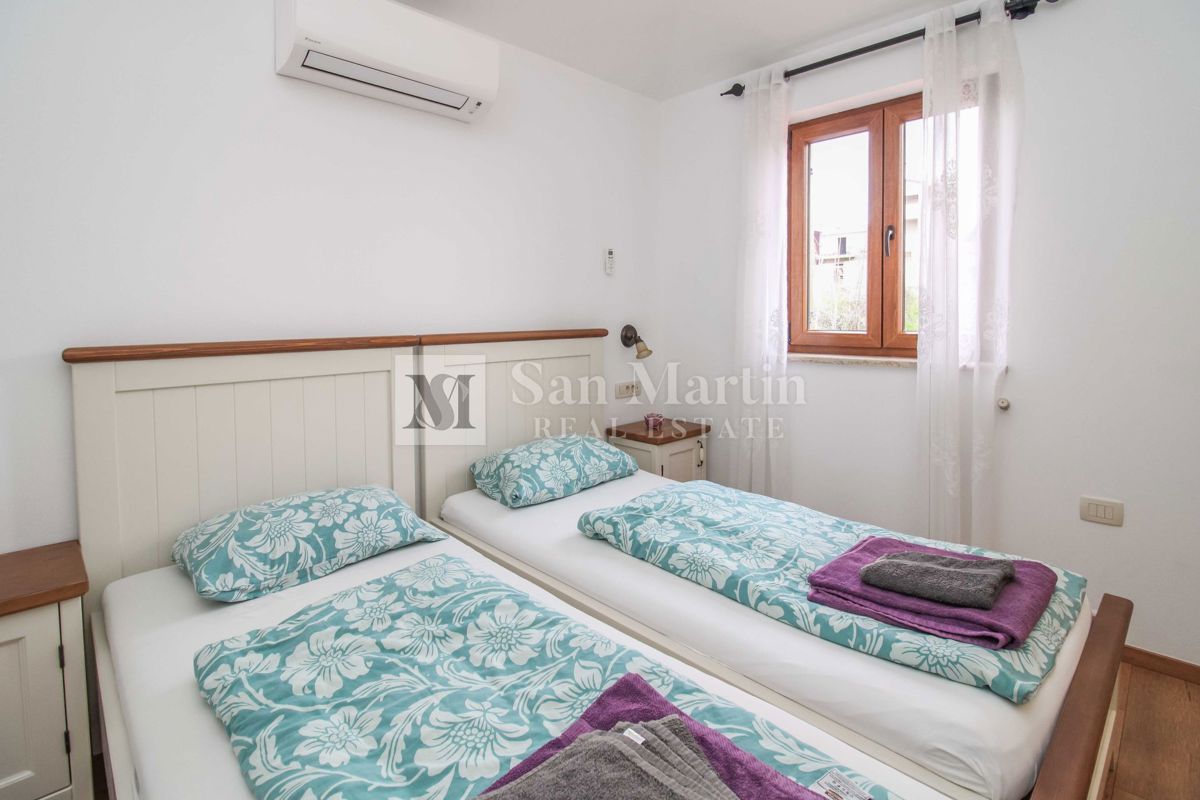 POREČ - Hiša z bazenom, 4 spalnice