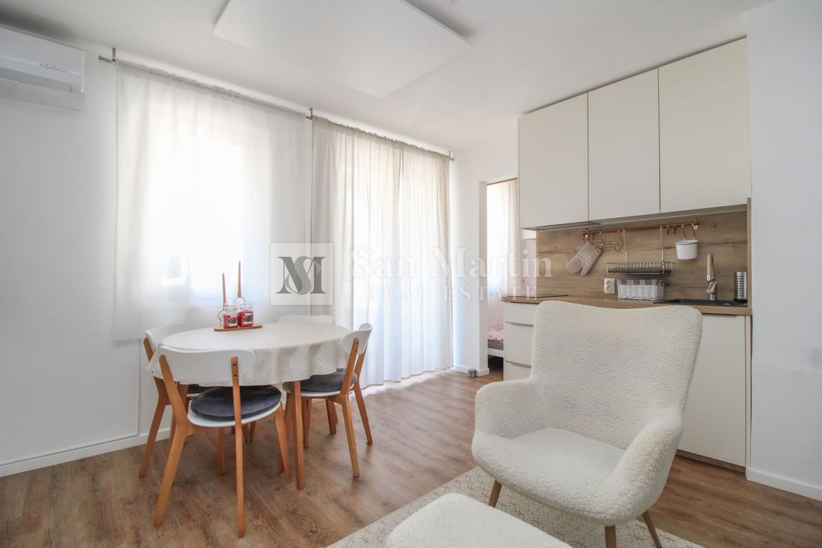 Poreč – Izjemno Opremljeno Stanovanje 20 m od Morja – EKSKLUZIVNO!