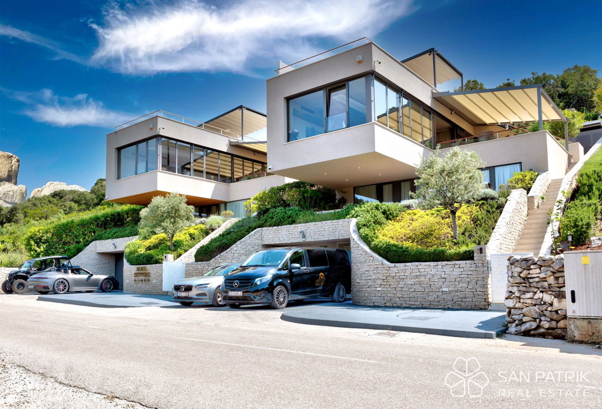 Mediteranski raj: Vila na Korčuli za popoln pobeg od realnosti