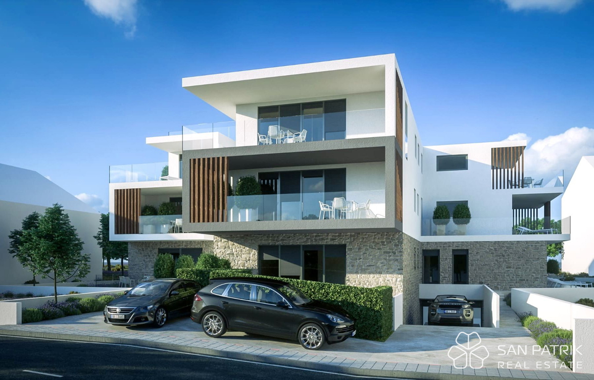 Vaša oaza v Dalmaciji: Moderno stanovanje (105 m2) - 60m od plaže