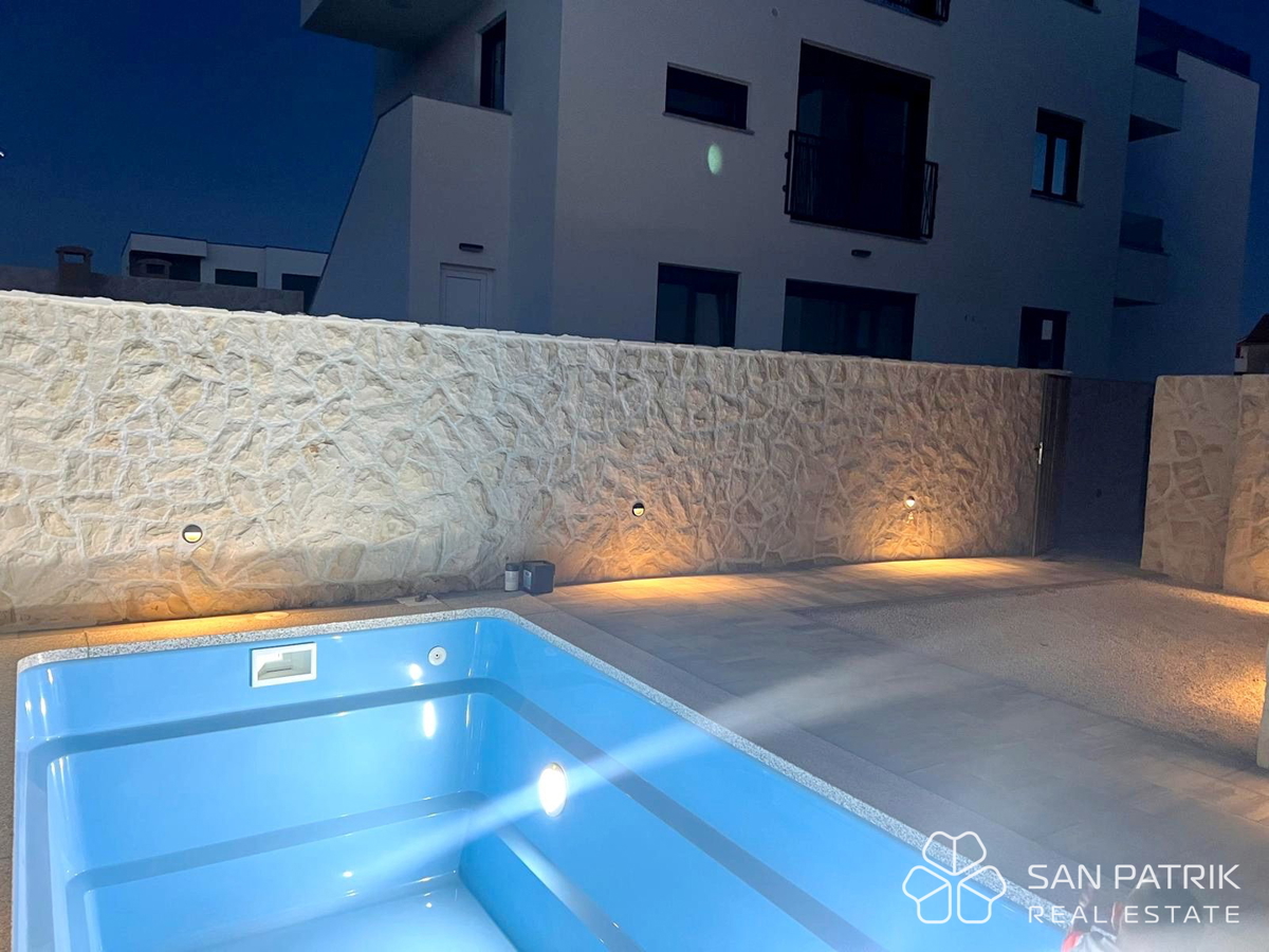 MODERNO STANOVANJE S STREŠNO TERASO – VAŠ NOVI DOM OB MORJU - POVLJANA