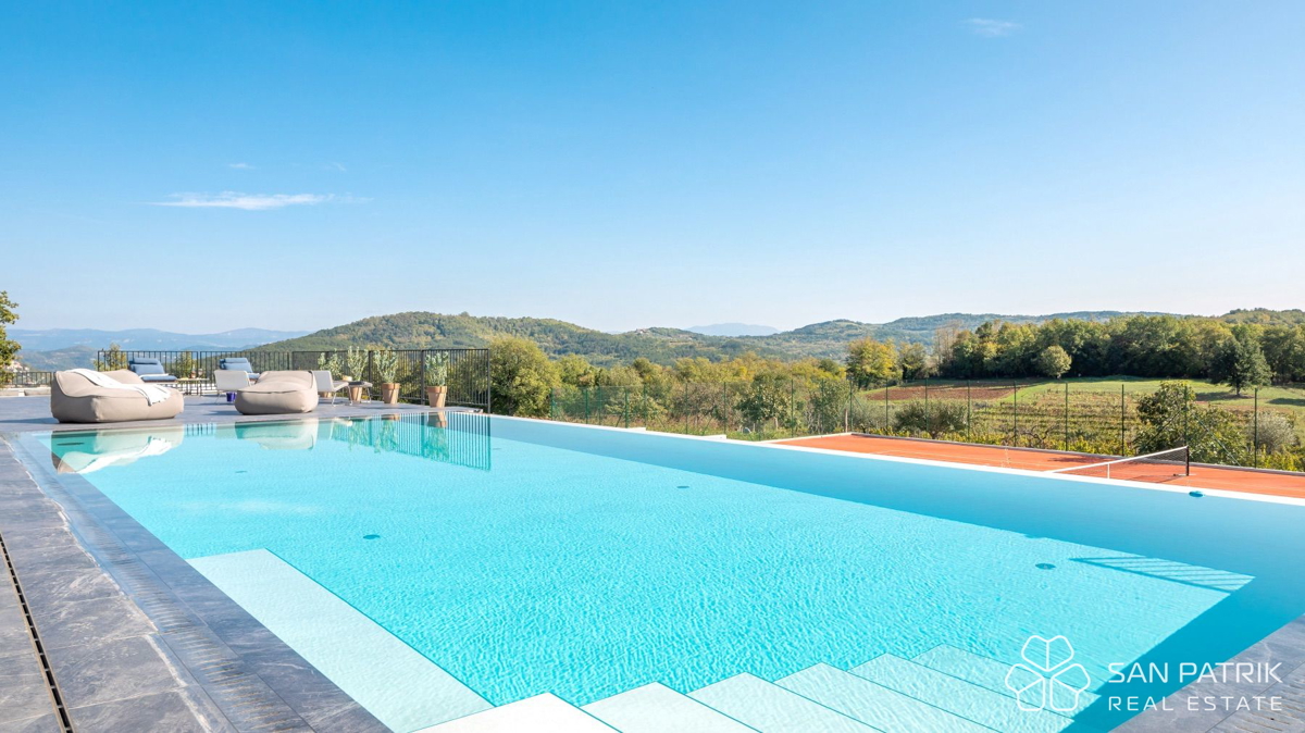 LUKSUZNA DIZAJNERSKA VILA Z BAZENOM IN TENIŠKIM IGRIŠČEM – MOTOVUN