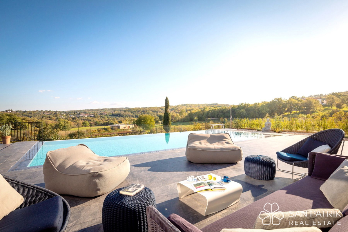 LUKSUZNA DIZAJNERSKA VILA Z BAZENOM IN TENIŠKIM IGRIŠČEM – MOTOVUN