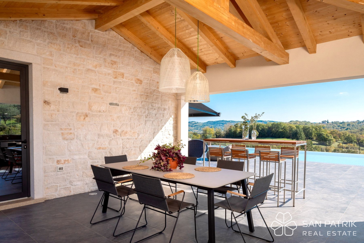 LUKSUZNA DIZAJNERSKA VILA Z BAZENOM IN TENIŠKIM IGRIŠČEM – MOTOVUN