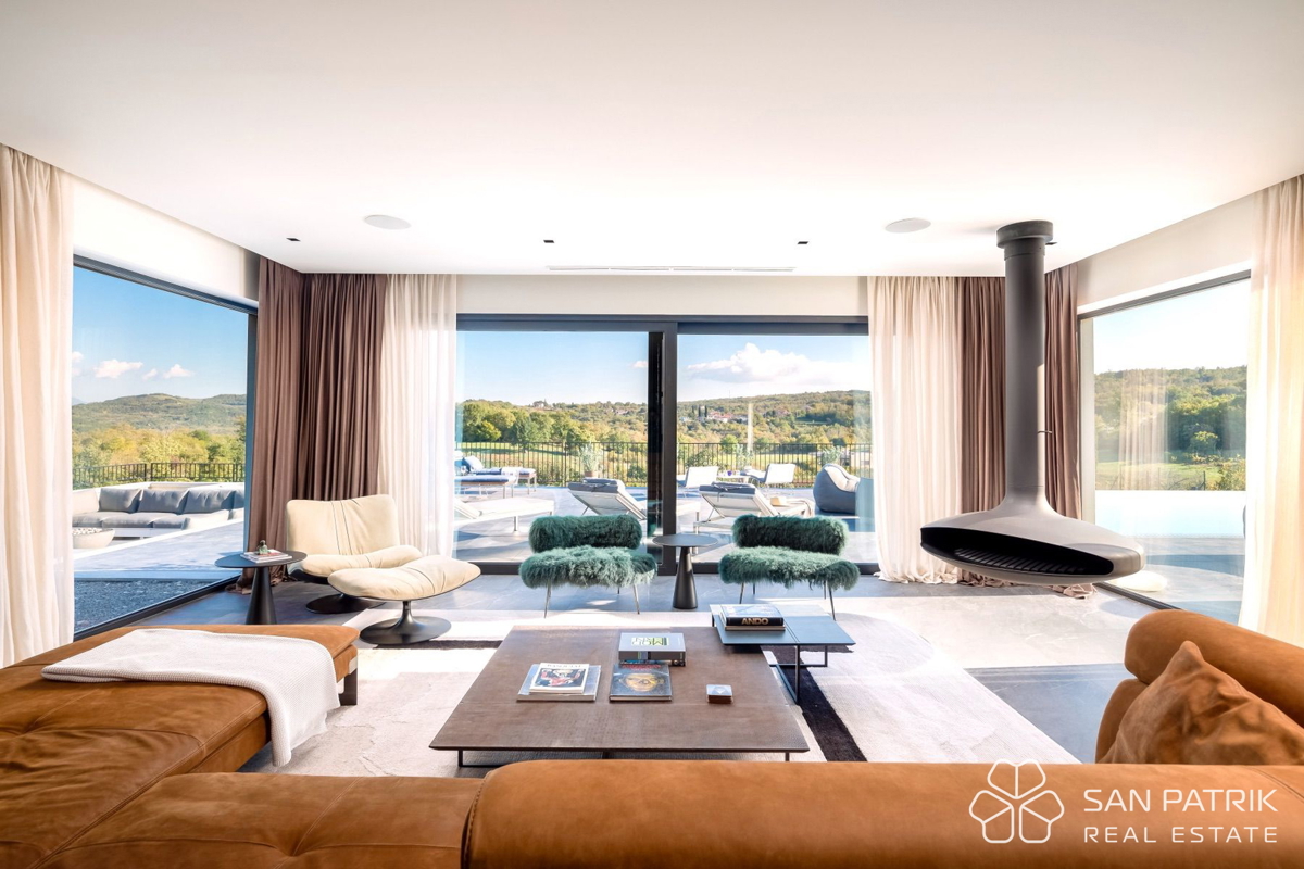 LUKSUZNA DIZAJNERSKA VILA Z BAZENOM IN TENIŠKIM IGRIŠČEM – MOTOVUN