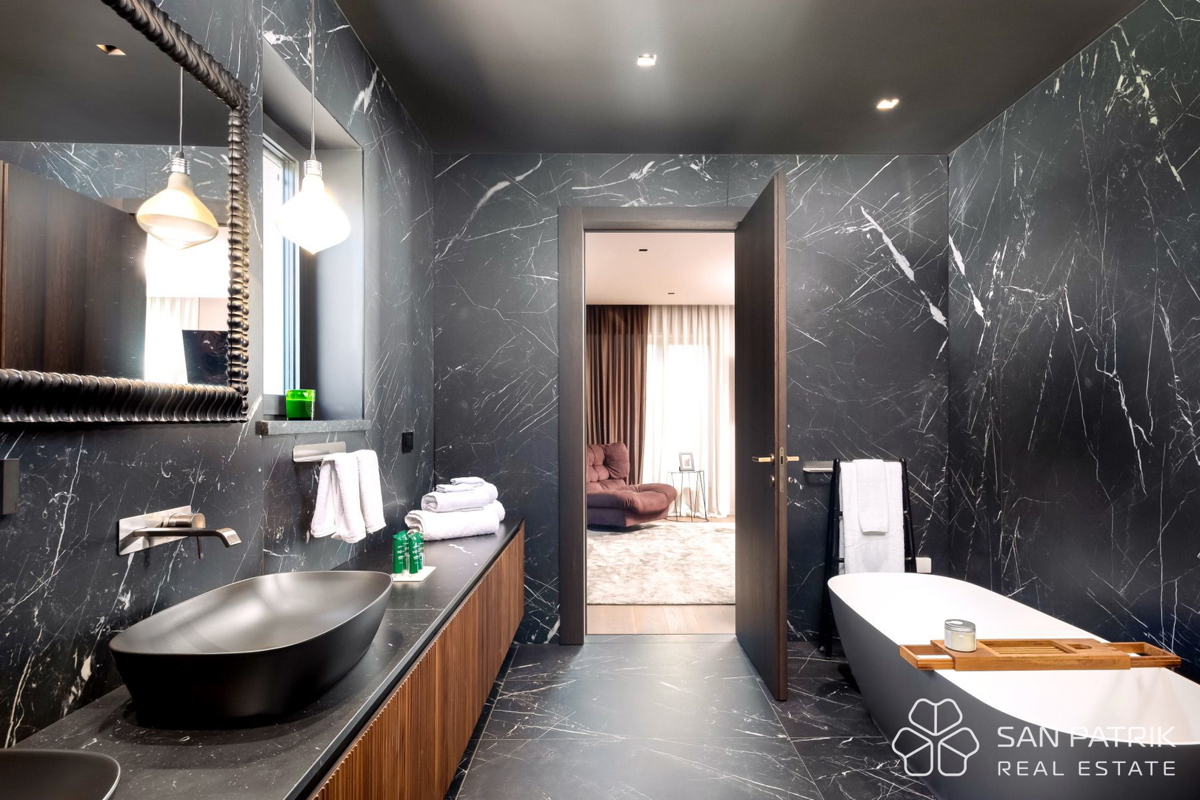 LUKSUZNA DIZAJNERSKA VILA Z BAZENOM IN TENIŠKIM IGRIŠČEM – MOTOVUN