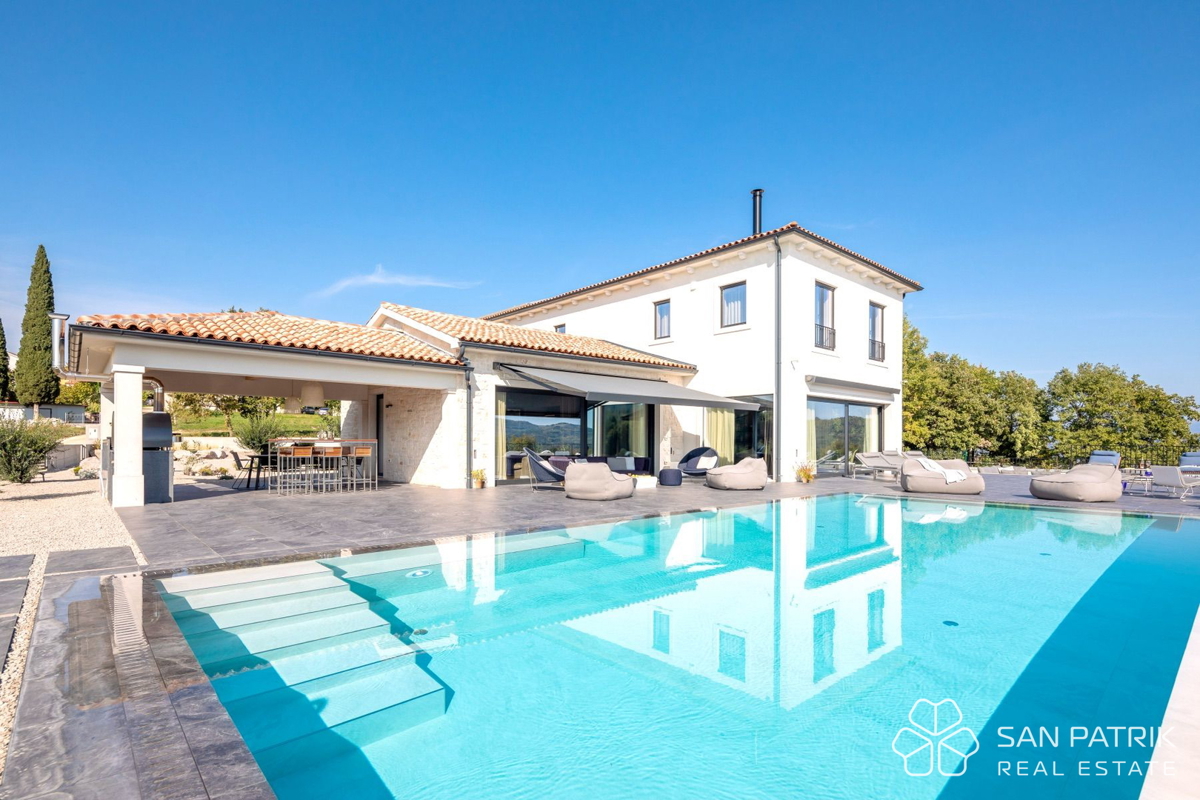 LUKSUZNA DIZAJNERSKA VILA Z BAZENOM IN TENIŠKIM IGRIŠČEM – MOTOVUN