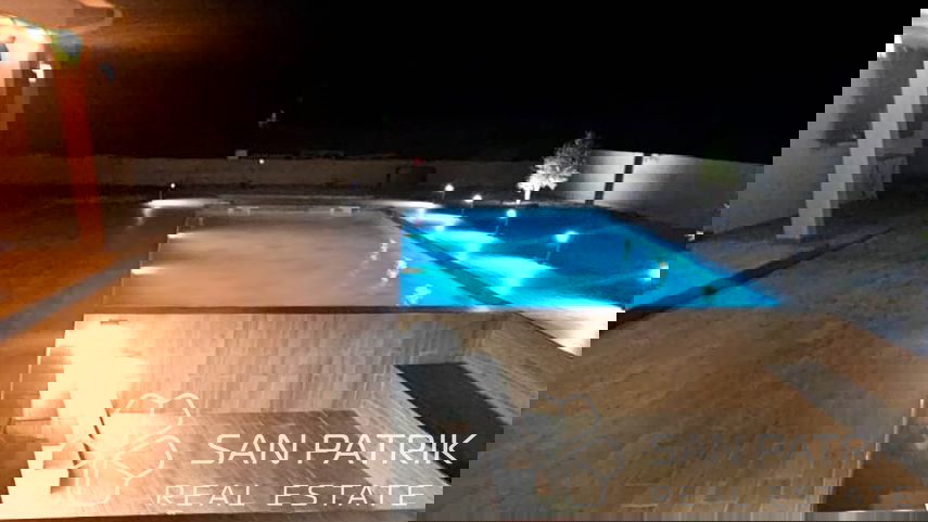 Labin, okolica: novozgrajena vila na mirni lokaciji